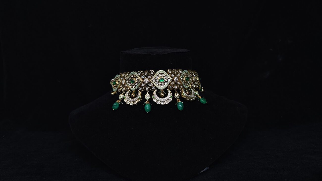 Stunning Moon shaped Green Choker Necklace Set