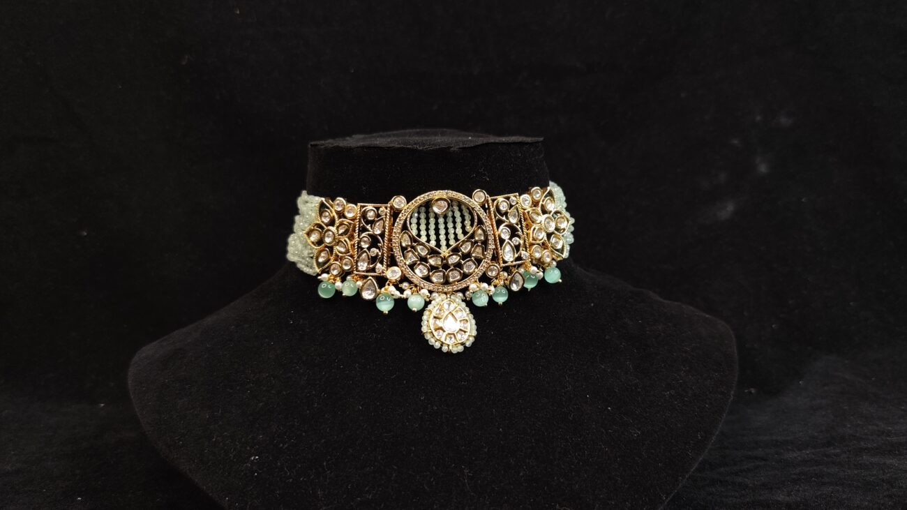 Regal Circle Pendant with Hydrogreen Pearl Choker Set